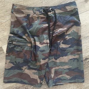 Boy’s O’Neil Camo Boardshorts Size L